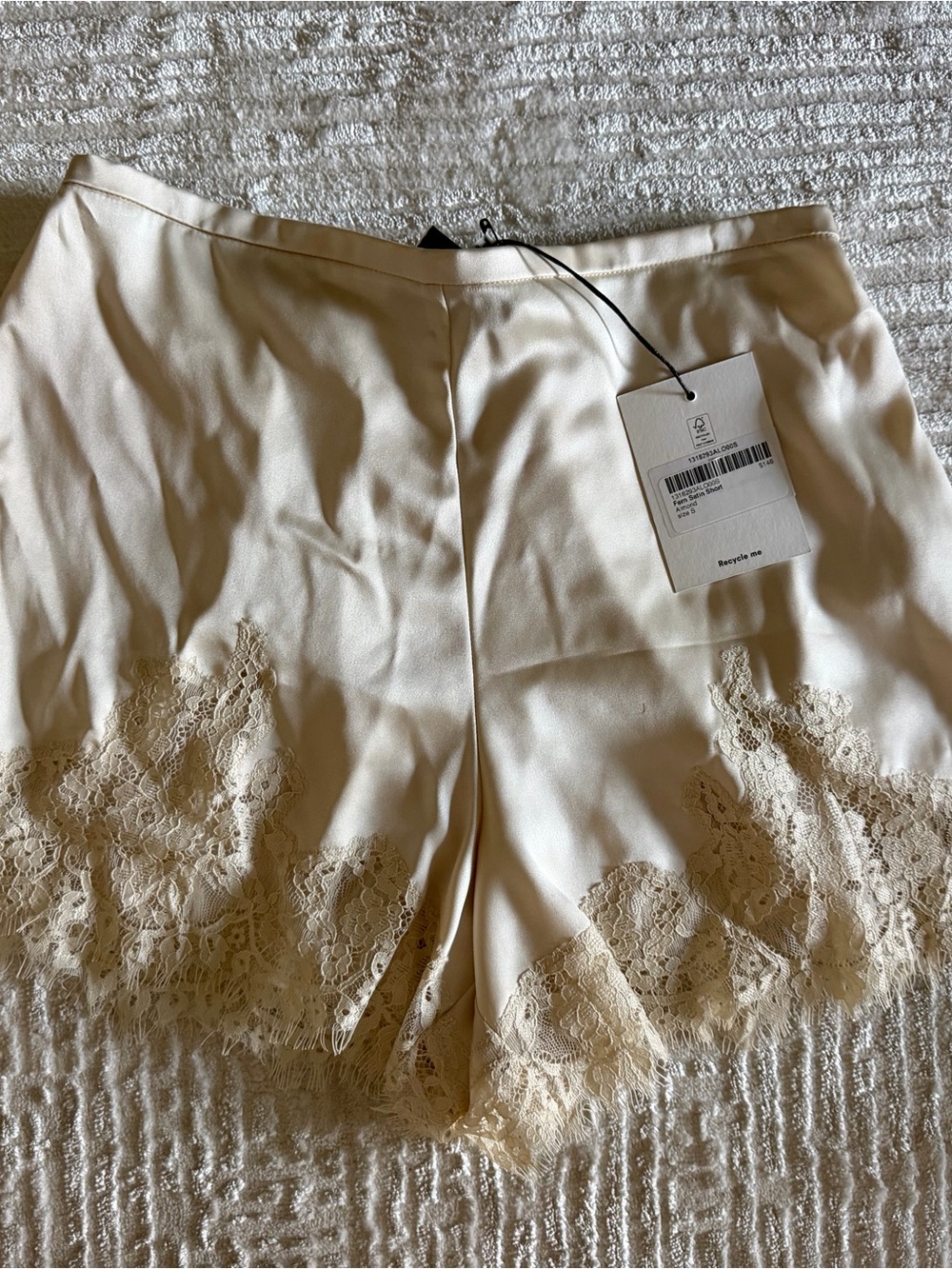 NWT Reformation Fern Satin Shorts - Picture 2 of 2